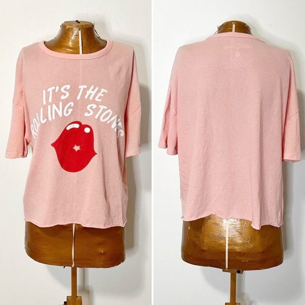 The Rolling Stones pink tee